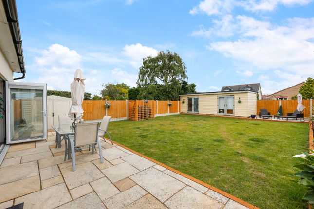 1, Kenilworth Grove, Clacton-on-Sea photo 2