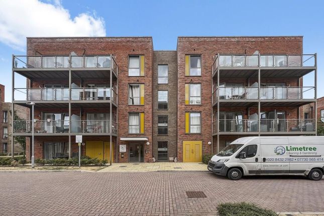 2-bed flat on Flat 5 - 3, Nihill Place, Croydon, £265,000