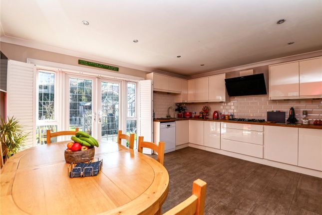 18, Willow Walk, New Milton photo 3