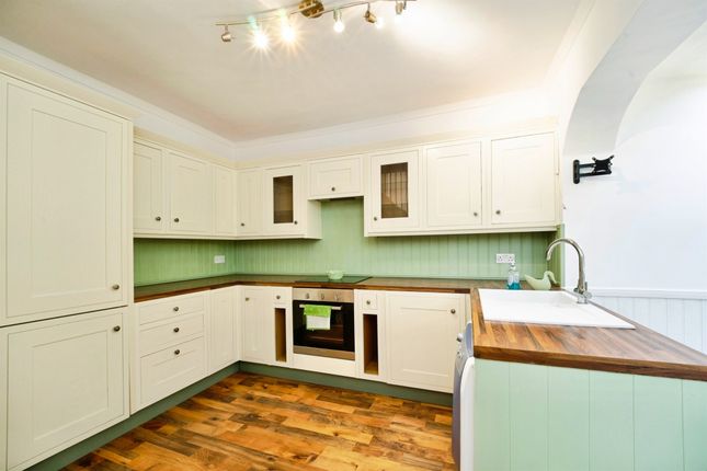 18, Kelmscott Garth, Leeds photo 3