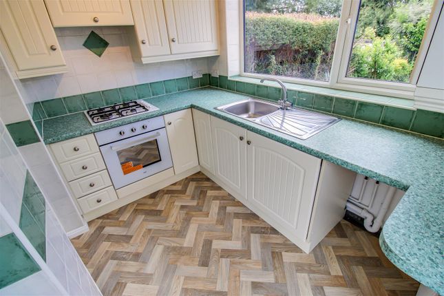 7, Mill Lane, Wakefield photo 4