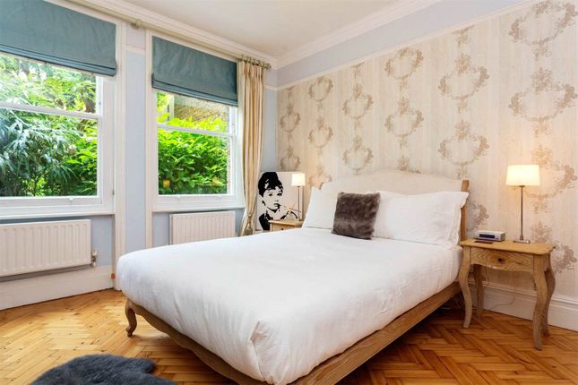 Flat for sale in Castelnau Mansions, Barnes, London