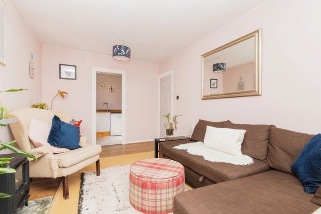 Flat for sale in Auldhouse Court, Glasgow