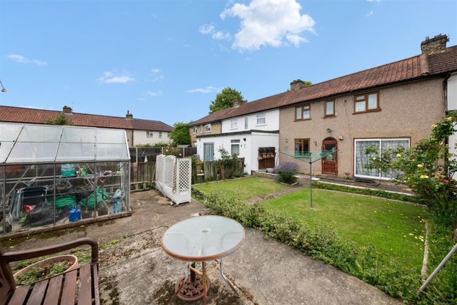 110, Windmill Lane, Greenford photo 4