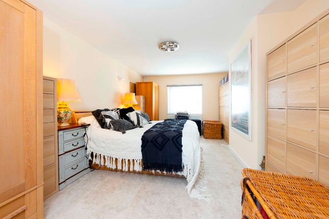 34 Ebenezer Drive, Newport photo 4