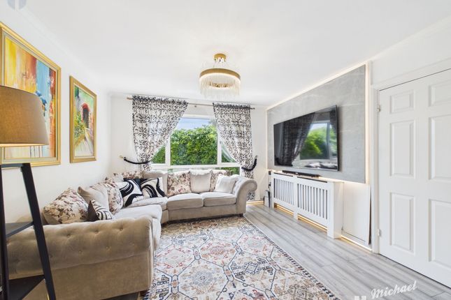 5 Douglas Road, Aylesbury photo 2
