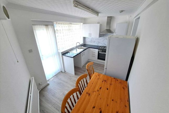48, Broomgrove Gardens, Edgware photo 5