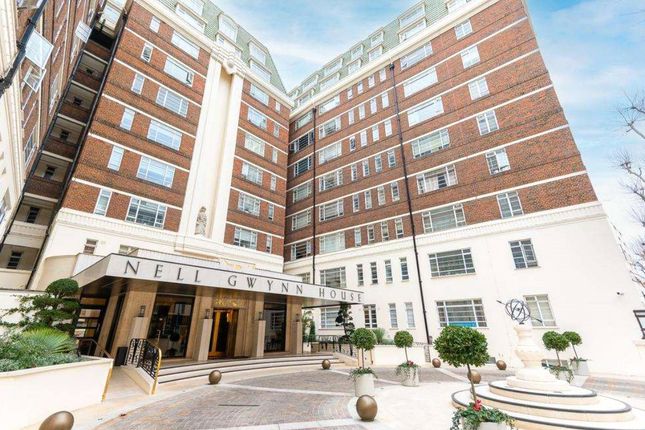 Thumbnail Flat to rent in Nell Gwynn House, Sloane Avenue, Chelsea, London