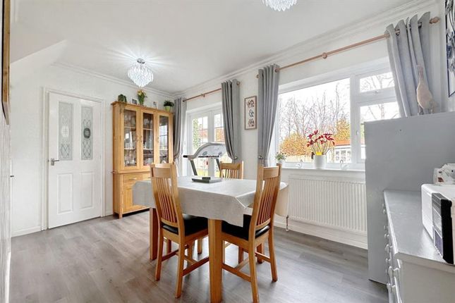 54 Deva Close, Stockport photo 3