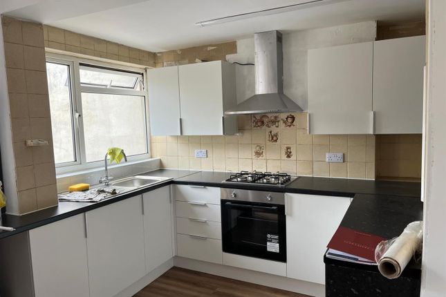 63, Haydons Road, London photo 4