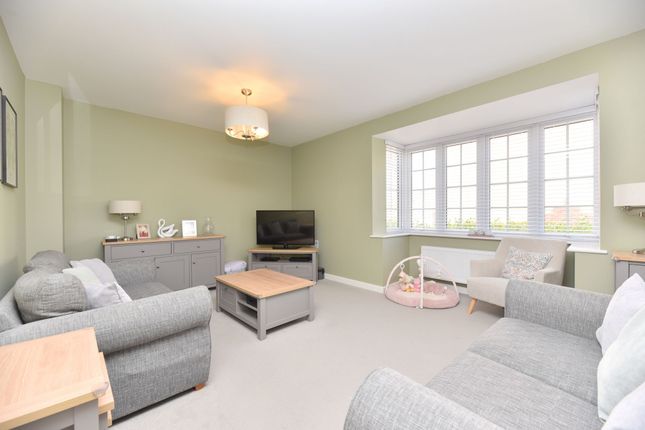 18 Cadet Close, Henlow photo 2