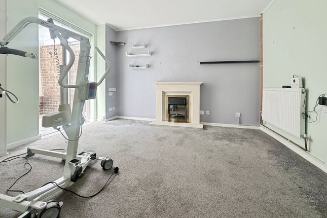 28, Manor Drive, Leicester photo 3