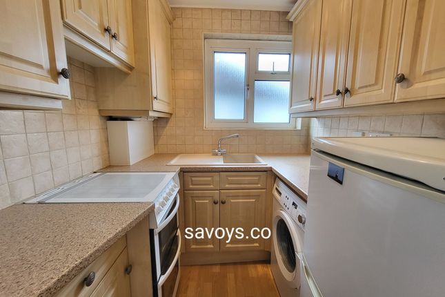 Maisonette to rent in Lynmouth Avenue, Morden