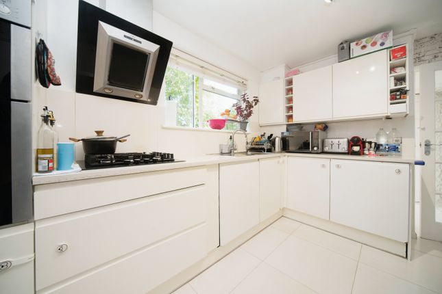 Flat for sale in Canada Road, Cobham