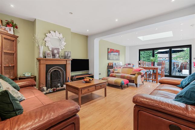 33, New Road, Radlett photo 4