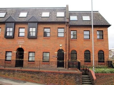 Thumbnail Office to let in Cricklade Court, Swindon