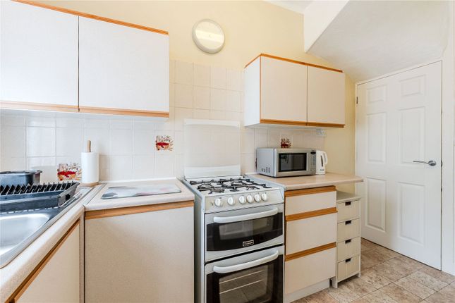 23, Darfield Avenue, Leeds photo 4
