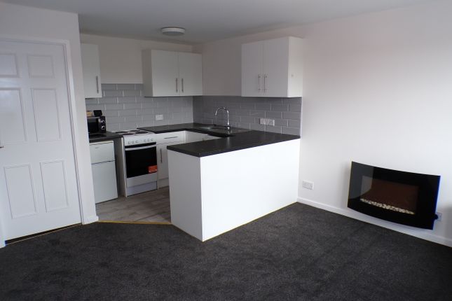 8, Hamilton Close, Cannock photo 3