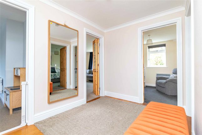 Flat 2, Woodford House,, Cargate Terrace, Hampshire photo 3