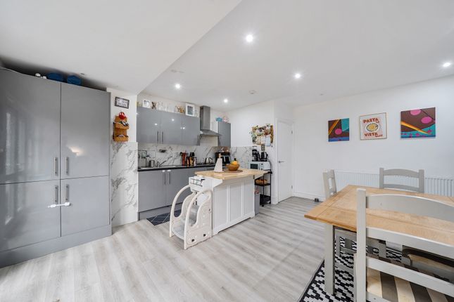 1329555-12-688B3c...