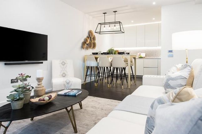 Flat to rent in Thornes House, Charles Clowes Walk, London