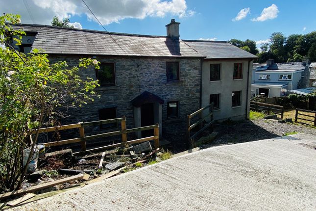 Thumbnail Detached house for sale in Dewi Road, Tregaron