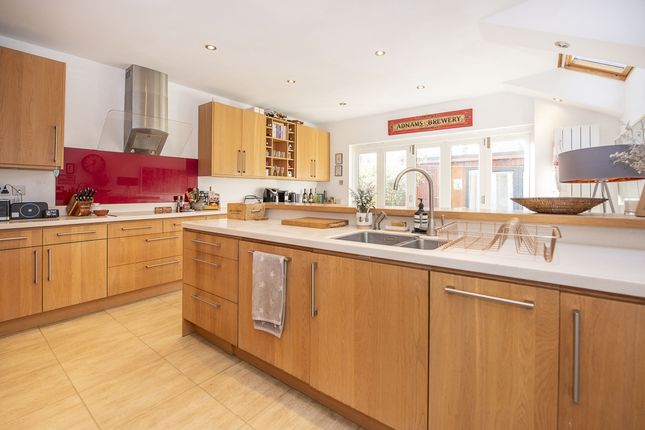 31, Alverstone Avenue, London photo 5