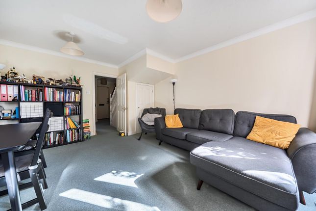 38, Monro Drive, Guildford photo 4