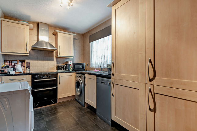 Salvington Road, Crawley photo 4