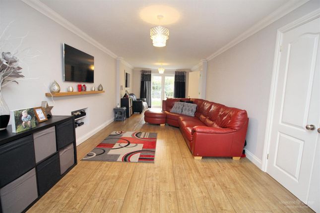 11, The Birchwoods, Reading photo 2