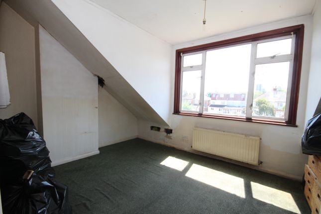 Flat for sale in Eagle Road, Wembley, Middlesex