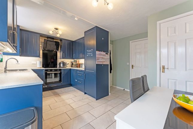 18, Stinford Leys, Market Harborough photo 2