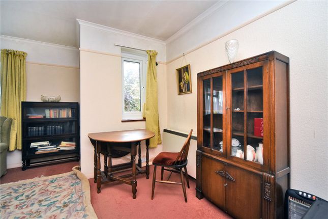 15, Yewlands Close, Surrey photo 4