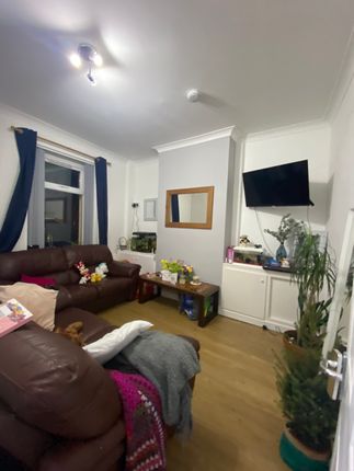 Thumbnail Terraced house to rent in Plasnewydd Road, Cardiff