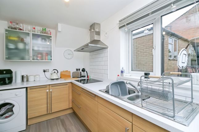 37, Lydstep Road, Barry photo 4
