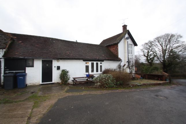 Thumbnail Cottage to rent in Petworth Road, Chiddingfold