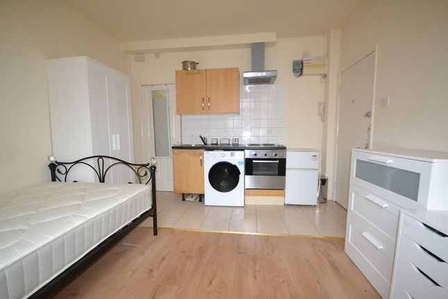Studio to rent in Gulson Road, Coventry