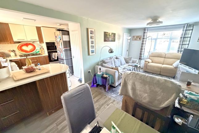 94, Beanfield Avenue, Corby photo 4