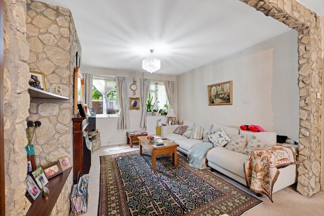 194 Lionel Road North, London photo 3