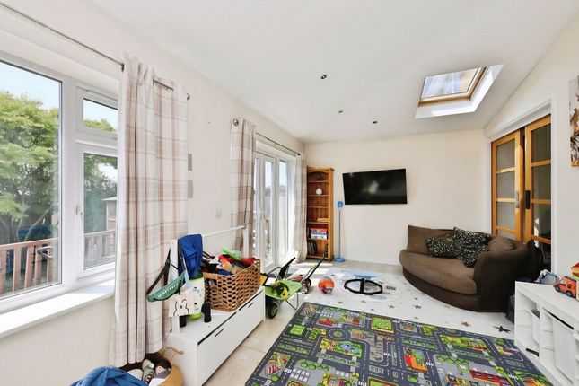 70, Cambridge photo 3