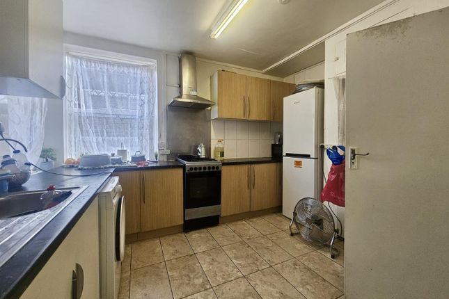 10, NeeLd Court,, Neeld Crescent, Wembley photo 4