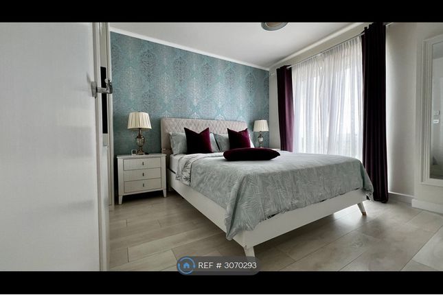 Flat, Foxglove Apartments Bittacy Hill, London photo 2