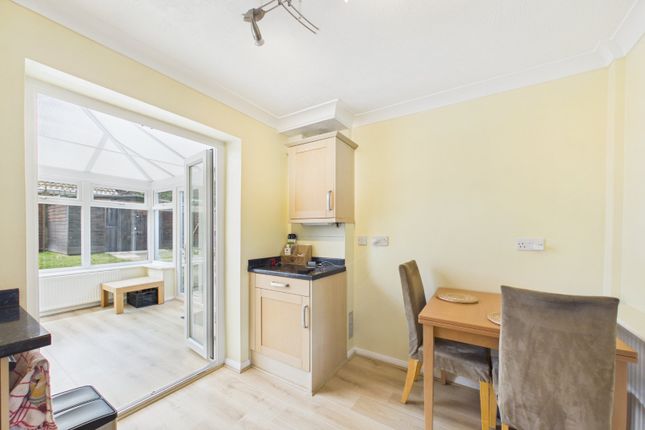 19, Harvard Road, Sandhurst photo 4