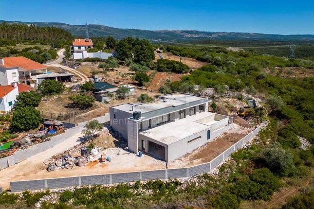 Detached house for sale in Alcobaça, Leiria, Portugal