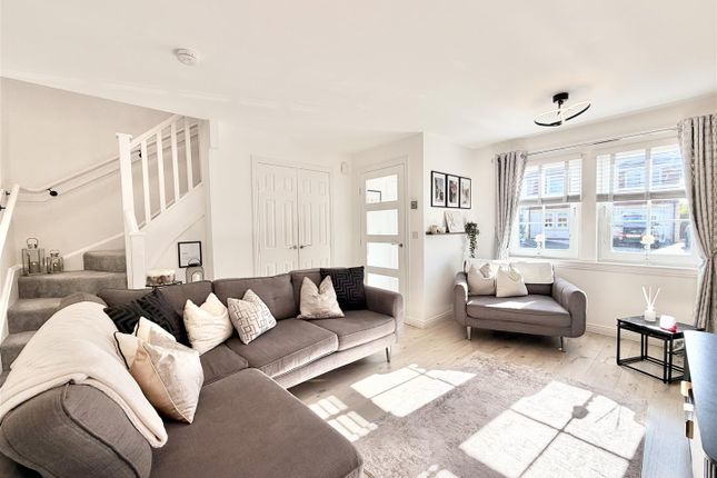 78, Bell Quadrant, Motherwell photo 3
