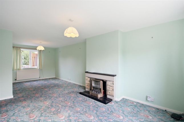 8 Heather Close, Chesterfield photo 2