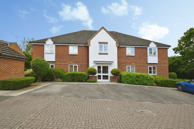 1-bed flat on 88, Jersey Drive, Wokingham, £182,500
