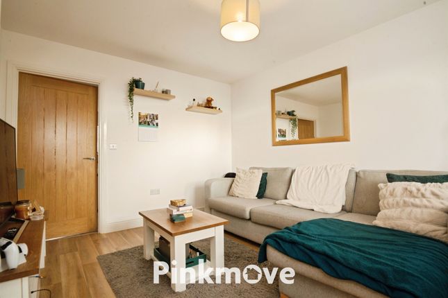 31, Trinity Close, Caldicot photo 4