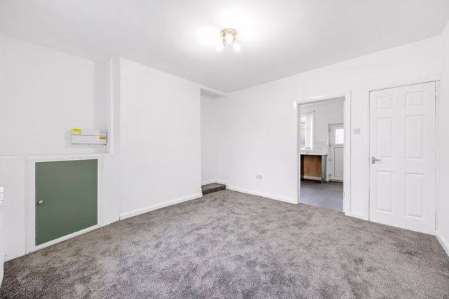 20, Hipper Street West, Chesterfield photo 2