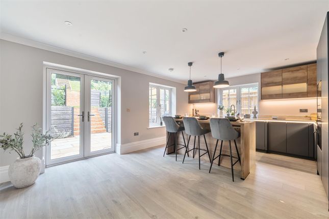 Plot 5 Kitchen (2).Jpg